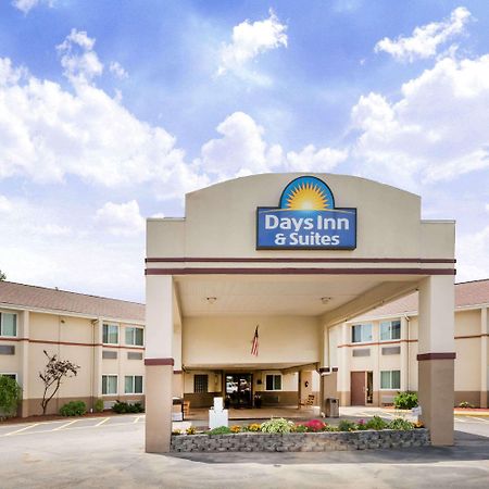 Days Inn & Suites By Wyndham Bridgeport - Clarksburg Luaran gambar